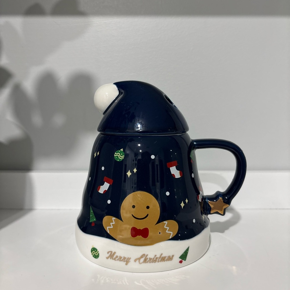 Christmas Themed Mug with Lid Gingerbread Design *BOGO Sale $15 &Under*
